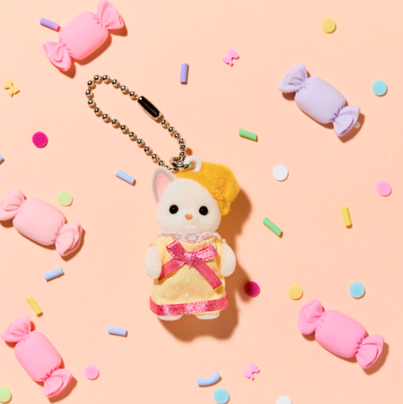 Llavero Sylvanian chihuahua vestido amarillo