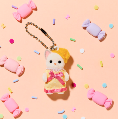 Llavero Sylvanian  chihuahua vestido amarillo